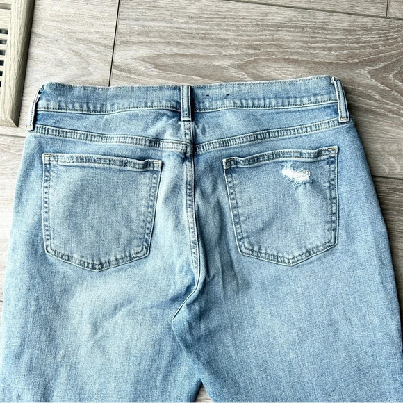 Gap Mid Rise  Girlfriend Jeans With Washwell In Light Destroyed Jeans - Picture 8 of 15